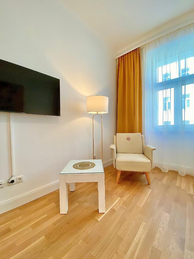 Steiner Residences Vienna Reumannplatz Bagian luar foto